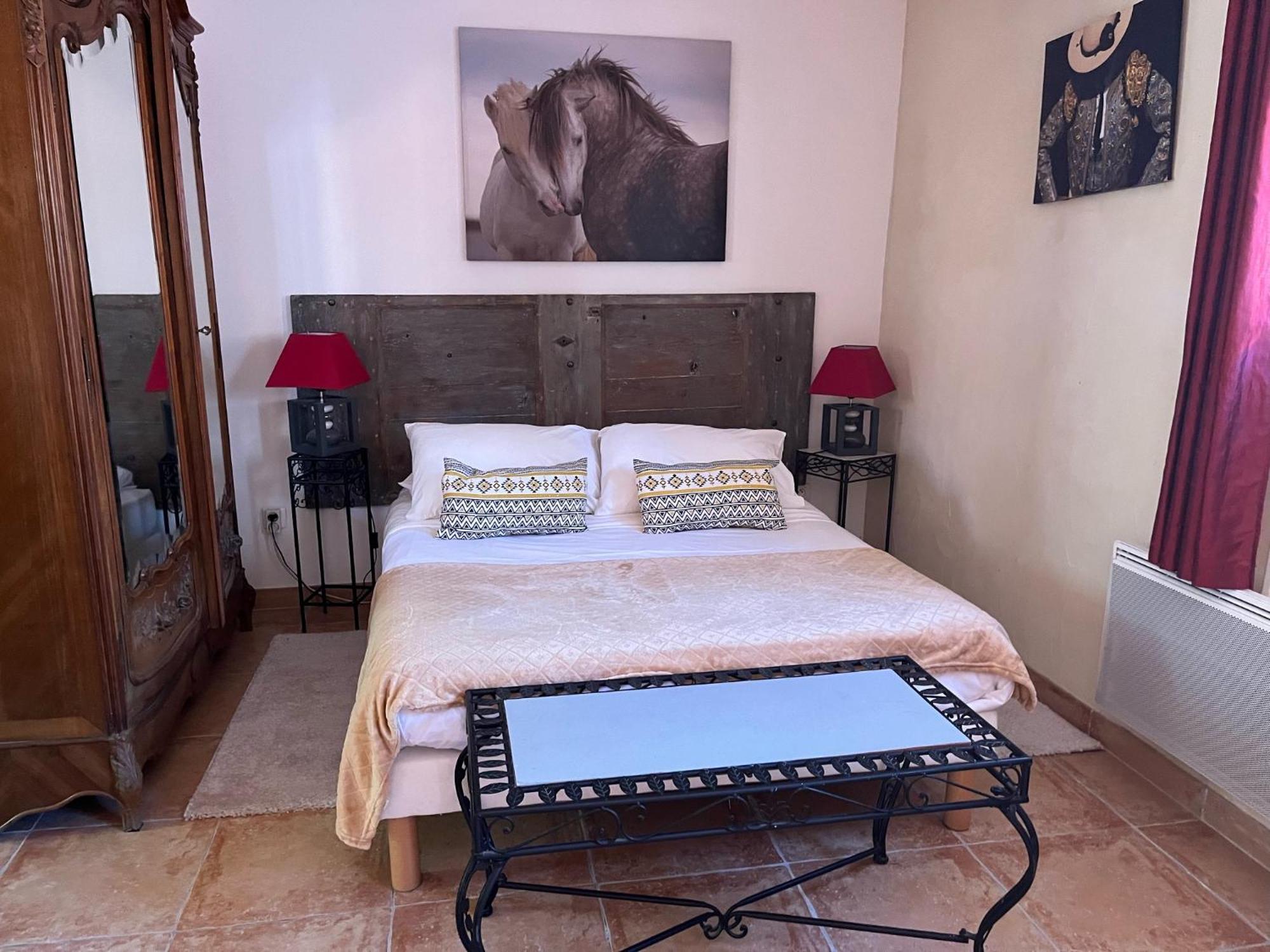 Chambre Seville - Mas Saint-Louis - Piscine Chauffee Aigues-Mortes Bagian luar foto